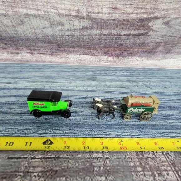 Vintage 1/64 scale polarine standard oil horse and buggy & apple jacks car 2pcs - Picture 1 of 12
